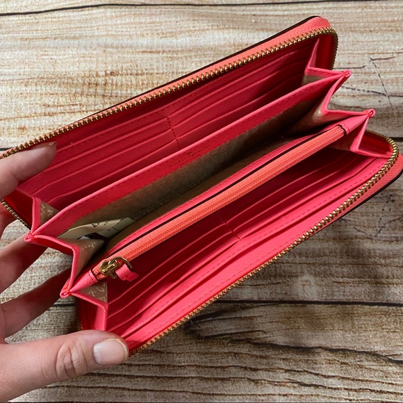 Kate Spade RARE “How Refreshing” Pineapple Wallet - Picture 3 of 11